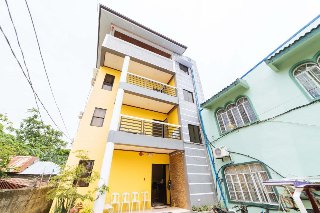 Reddoorz @ D Maagma Street Hotel Kalibo Exterior foto