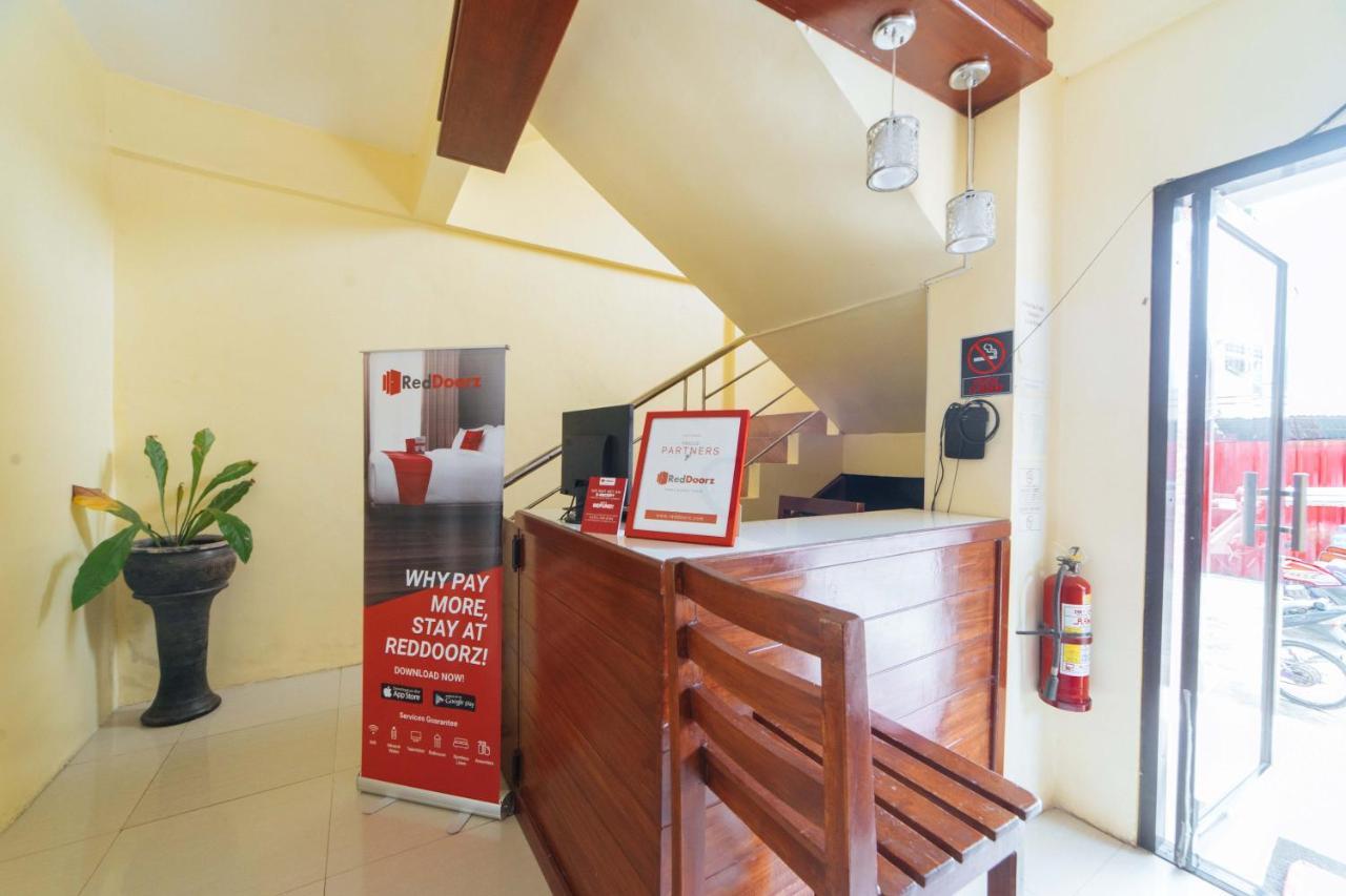 Reddoorz @ D Maagma Street Hotel Kalibo Exterior foto