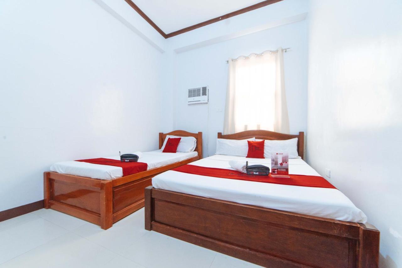 Reddoorz @ D Maagma Street Hotel Kalibo Exterior foto